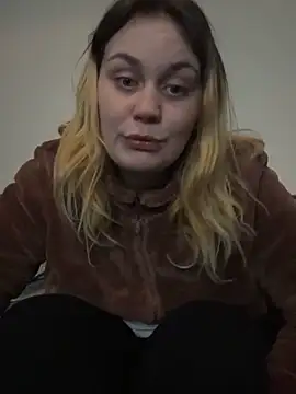 Snapshot of liess33 chatting on February 27, 2026, 7:36 pm liess33 online show from February 27, 2026, 7:36 pm