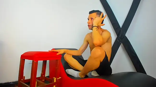 Isak Millan online show from February 13, 2025, 5:37 am