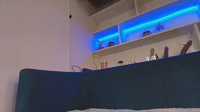 charlotte bluee online show from October 19, 2025, 12:17 pm