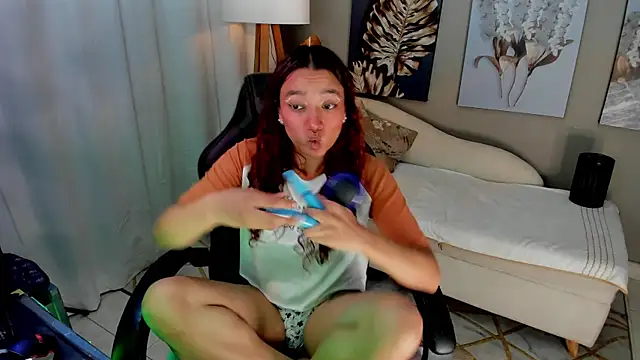 Snapshot of charlotte_bluee chatting on July 8, 2026, 10:58 pm charlotte bluee online show from July 8, 2026, 10:58 pm