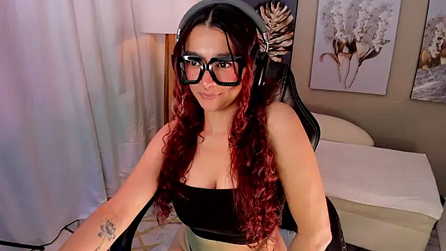 Snapshot of charlotte_bluee chatting on July 10, 2026, 12:15 am charlotte bluee online show from July 10, 2026, 12:15 am