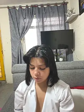 ZafiroKlein online show from September 18, 2025, 10:01 pm