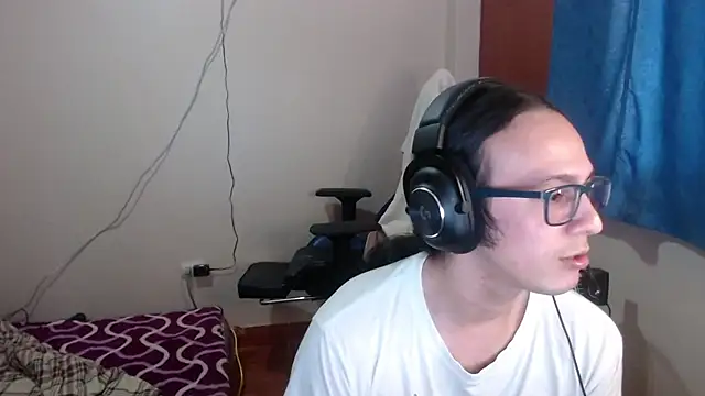 cholitohermoso online show from March 12, 2025, 2:12 pm