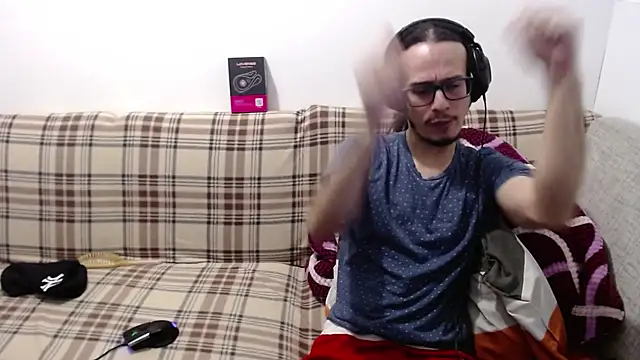 cholitohermoso online show from April 8, 2026, 2:50 pm