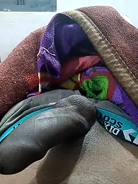 Snapshot of boyyouwant33 chatting on February 15, 2025, 12:33 pm boyyouwant33 online show from February 15, 2025, 12:33 pm