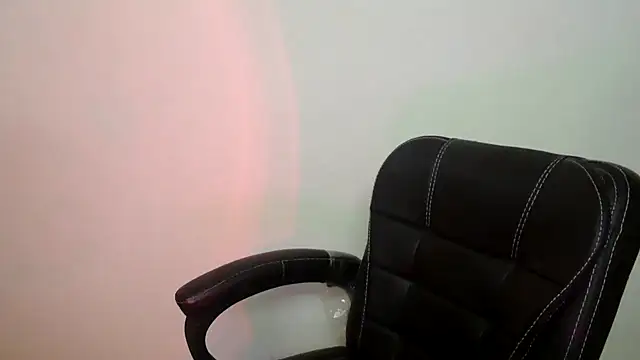 Snapshot of megancatluna chatting on February 18, 2026, 4:08 am megancatluna online show from February 18, 2026, 4:08 am