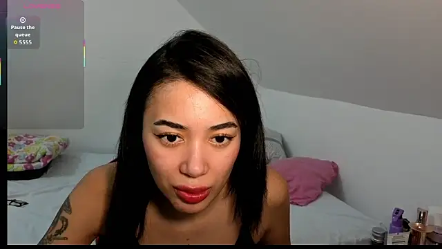 KylieLoveXX online show from October 18, 2025, 7:14 pm