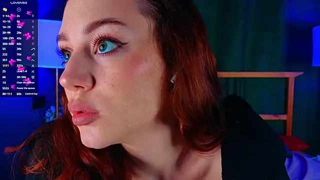 StacyWatts online show from November 2, 2025, 8:33 pm