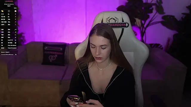 Layla Sweet  online show from January 15, 2026, 7:28 pm