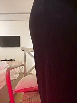 Snapshot of Halima_misshotpussy13 chatting on December 22, 2025, 6:43 am Halima misshotpussy13 online show from December 22, 2025, 6:43 am