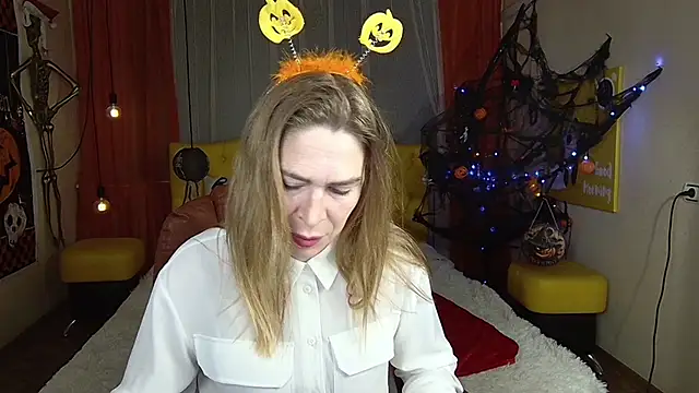 TessaDaybreak online show from October 16, 2025, 6:58 am