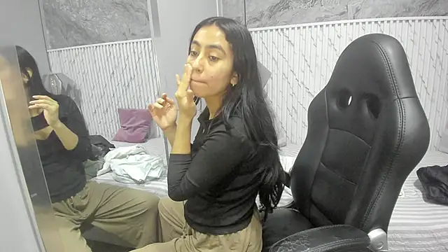 lucelly 15 online show from November 28, 2025, 11:35 am