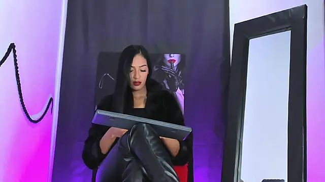 Aleshkastone online show from October 19, 2025, 12:44 am