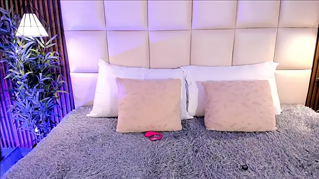 MelanieHillss online show from March 17, 2026, 4:28 am