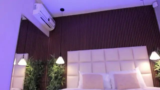 MelanieHillss online show from March 21, 2026, 4:17 am