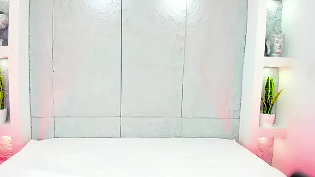 MiaMistrex online show from October 28, 2025, 4:16 am