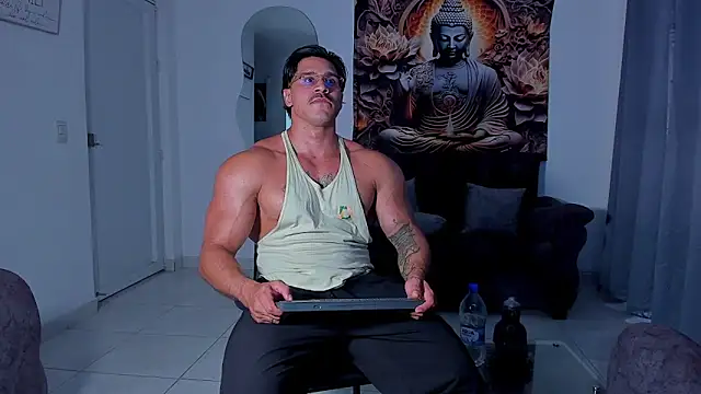 Valentino Dosantos  online show from October 28, 2025, 8:11 pm