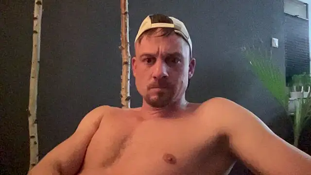 Snapshot of Hagener985 chatting on March 3, 2026, 12:28 am Hagener985 online show from March 3, 2026, 12:28 am