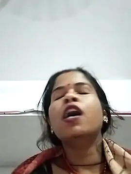 Snapshot of MEENA_ROY chatting on February 13, 2025, 7:21 pm MEENA ROY online show from February 13, 2025, 7:21 pm