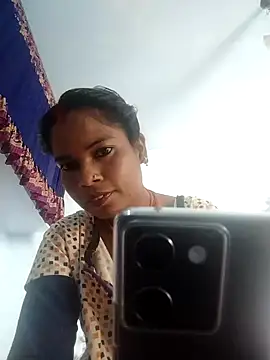 Snapshot of MEENA_ROY chatting on February 14, 2025, 7:49 am MEENA ROY online show from February 14, 2025, 7:49 am