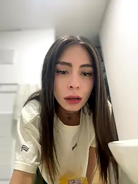 candycami19 online show from October 13, 2025, 6:13 am