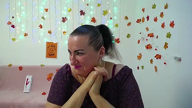 DianaMGG online show from November 25, 2025, 6:46 am