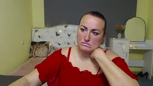 DianaMGG online show from April 22, 2026, 5:54 am