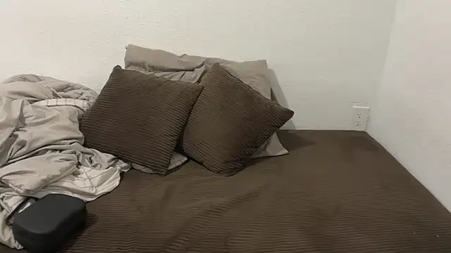 Snapshot of greekmythics chatting on March 31, 2026, 1:33 pm greekmythics online show from March 31, 2026, 1:33 pm