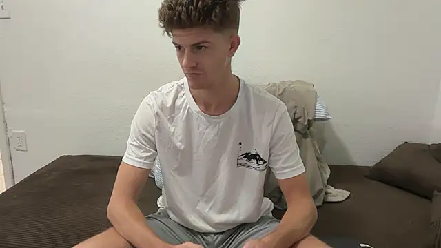 Snapshot of greekmythics chatting on April 3, 2026, 11:41 am greekmythics online show from April 3, 2026, 11:41 am