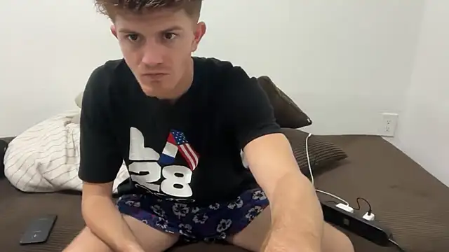 Snapshot of greekmythics chatting on April 6, 2026, 8:43 pm greekmythics online show from April 6, 2026, 8:43 pm