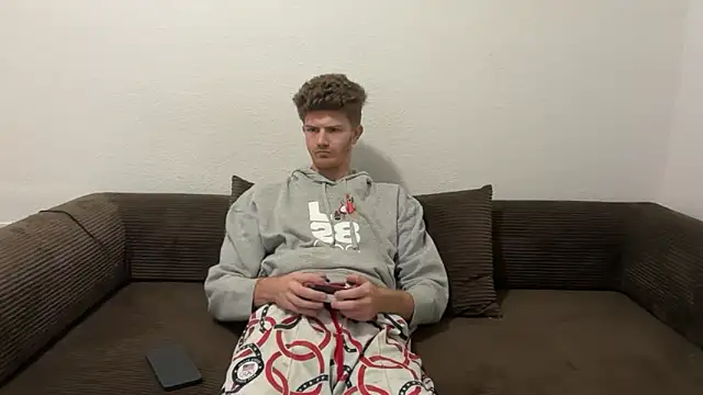 Snapshot of greekmythics chatting on April 15, 2026, 11:17 am greekmythics online show from April 15, 2026, 11:17 am