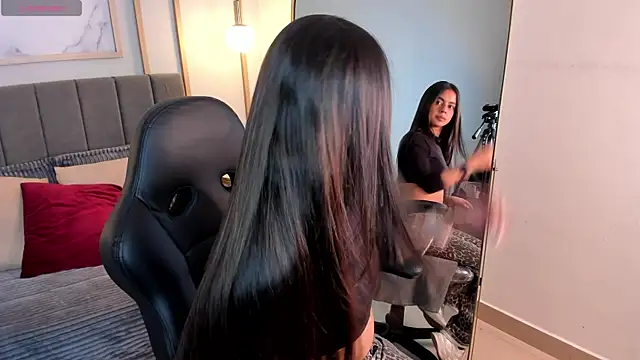 Snapshot of Bella_walker_ chatting on March 2, 2026, 8:26 pm Bella walker online show from March 2, 2026, 8:26 pm