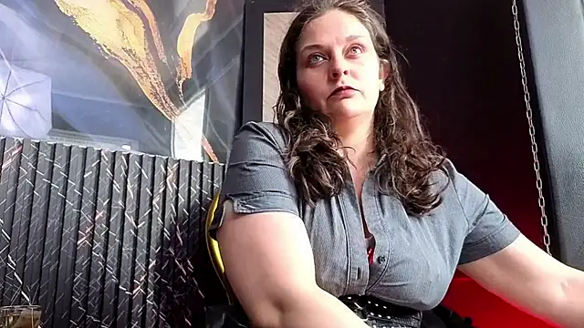 AmandaKovich online show from April 17, 2026, 7:28 pm