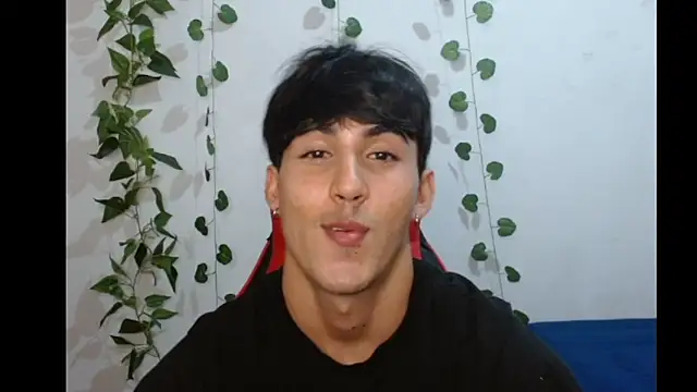 neithanzynxx online show from March 4, 2025, 7:43 pm