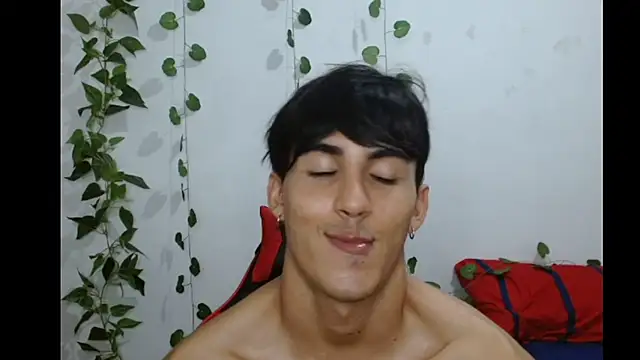 neithanzynxx online show from March 7, 2025, 1:42 am