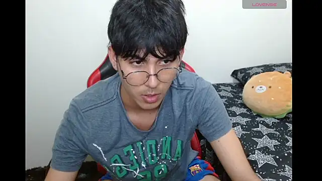 neithanzynxx online show from October 26, 2025, 7:53 pm