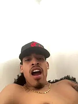 Snapshot of Polla21c chatting on October 7, 2025, 9:23 pm Polla21c online show from October 7, 2025, 9:23 pm