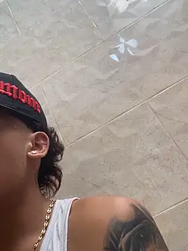 Snapshot of Polla21c chatting on October 19, 2025, 5:57 pm Polla21c online show from October 19, 2025, 5:57 pm