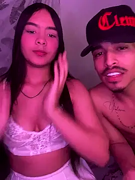 Snapshot of Polla21c chatting on October 25, 2025, 5:37 am Polla21c online show from October 25, 2025, 5:37 am