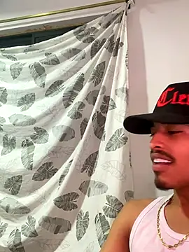 Snapshot of Polla21c chatting on October 28, 2025, 2:26 am Polla21c online show from October 28, 2025, 2:26 am