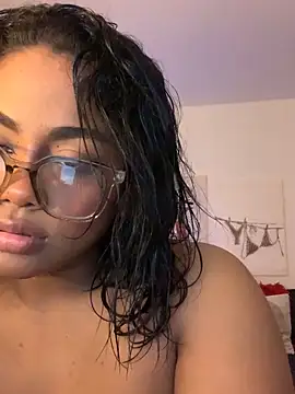 Dahiana Giil online show from September 24, 2025, 6:17 am