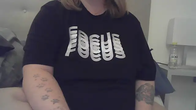 Snapshot of sizha6 chatting on October 6, 2025, 9:18 am sizha6 online show from October 6, 2025, 9:18 am