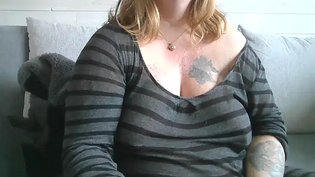 Snapshot of sizha6 chatting on October 21, 2025, 10:38 am sizha6 online show from October 21, 2025, 10:38 am