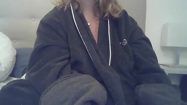 Snapshot of sizha6 chatting on November 11, 2025, 10:48 am sizha6 online show from November 11, 2025, 10:48 am