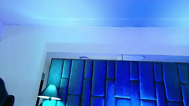 Aisha Nowak online show from October 10, 2025, 3:22 pm