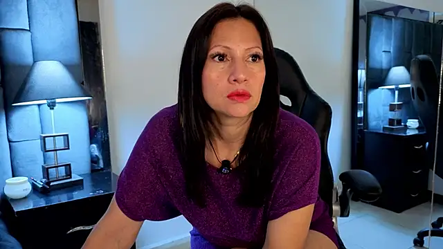 Aisha Nowak online show from November 7, 2025, 11:16 pm