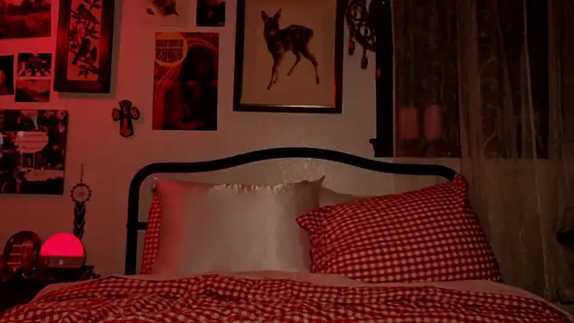 sinfulblonde1 online show from September 25, 2025, 5:55 am