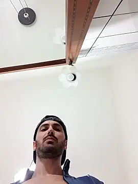 Renezel online show from February 25, 2025, 7:58 pm