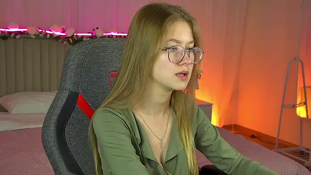 EveMundie online show from September 26, 2025, 6:39 am