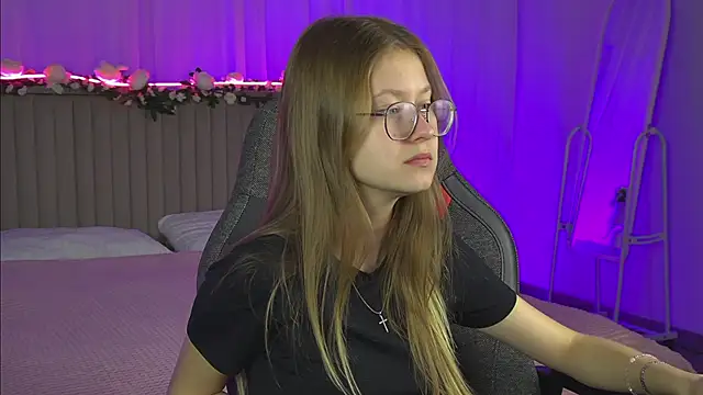 EveMundie online show from October 8, 2025, 6:33 am